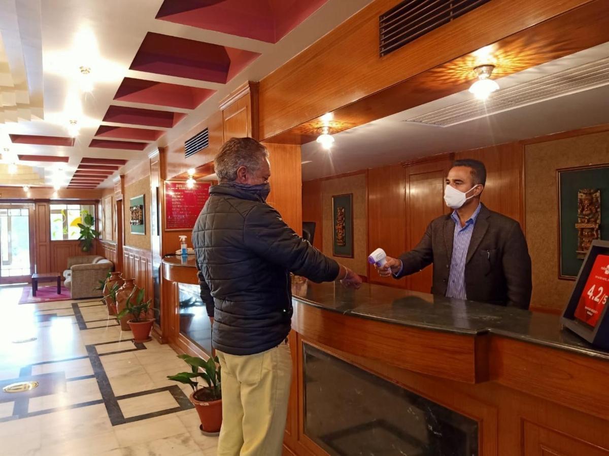 Hotel Shingar Regency à Manāli Extérieur photo
