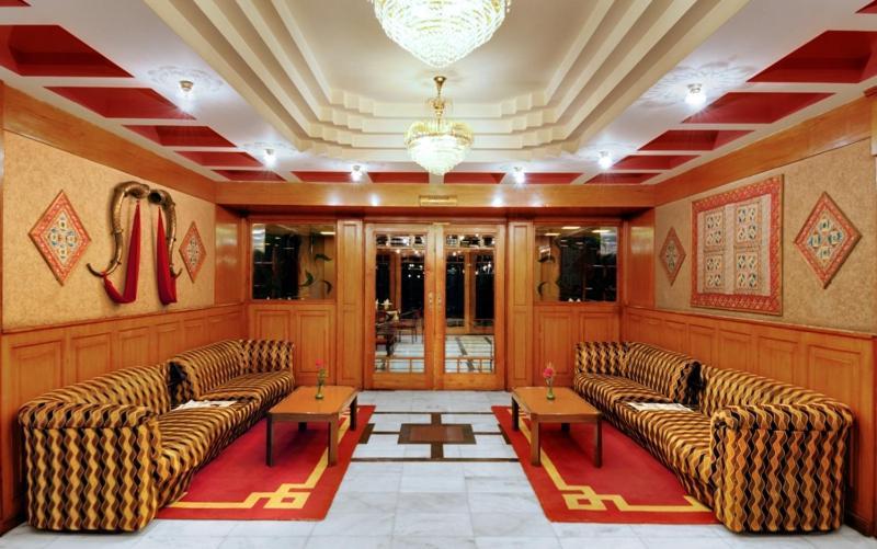 Hotel Shingar Regency à Manāli Extérieur photo