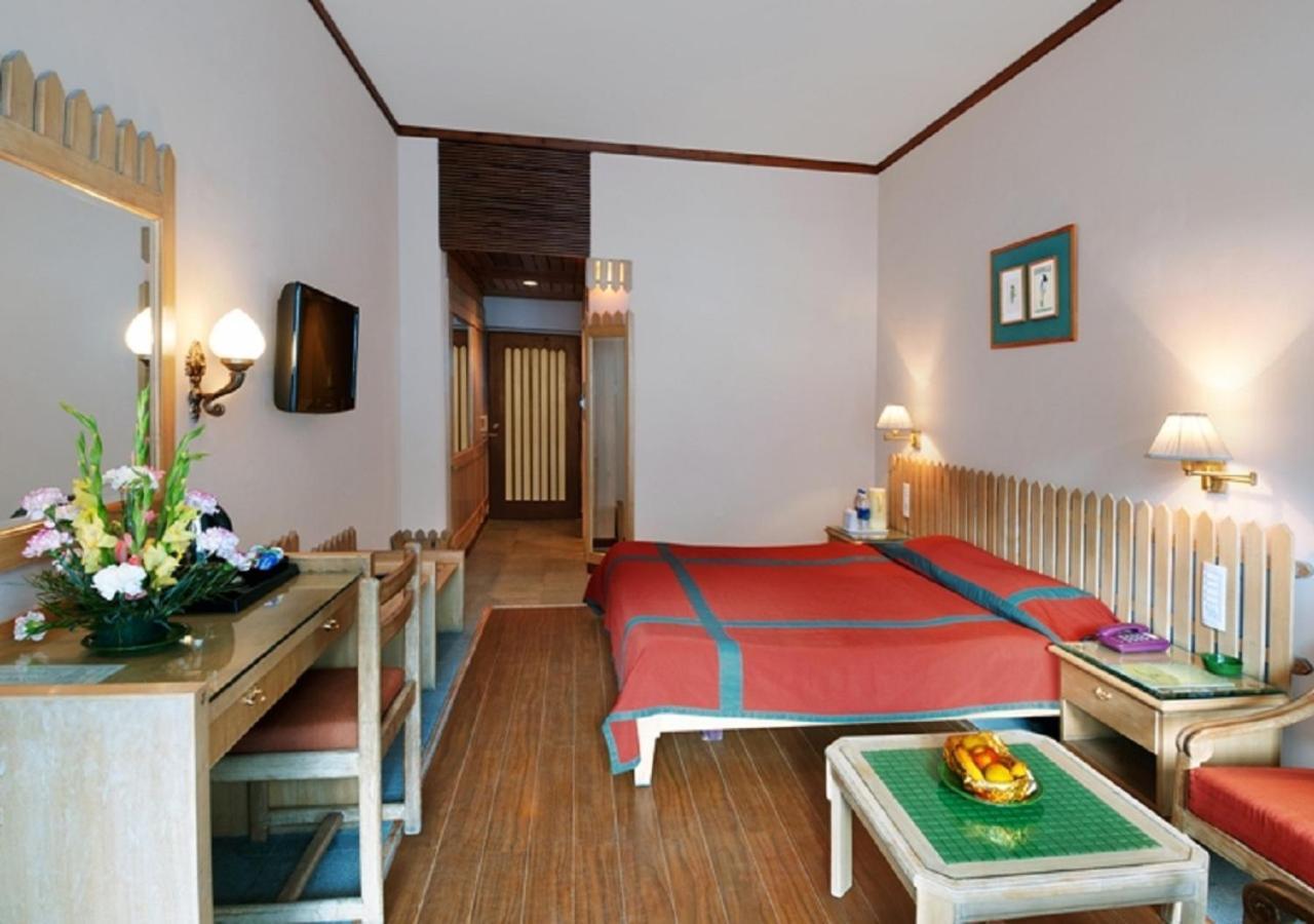 Hotel Shingar Regency à Manāli Extérieur photo