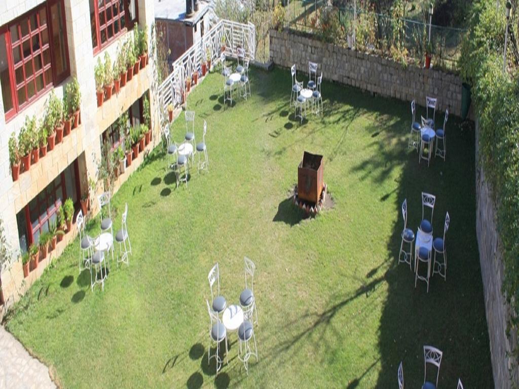 Hotel Shingar Regency à Manāli Extérieur photo