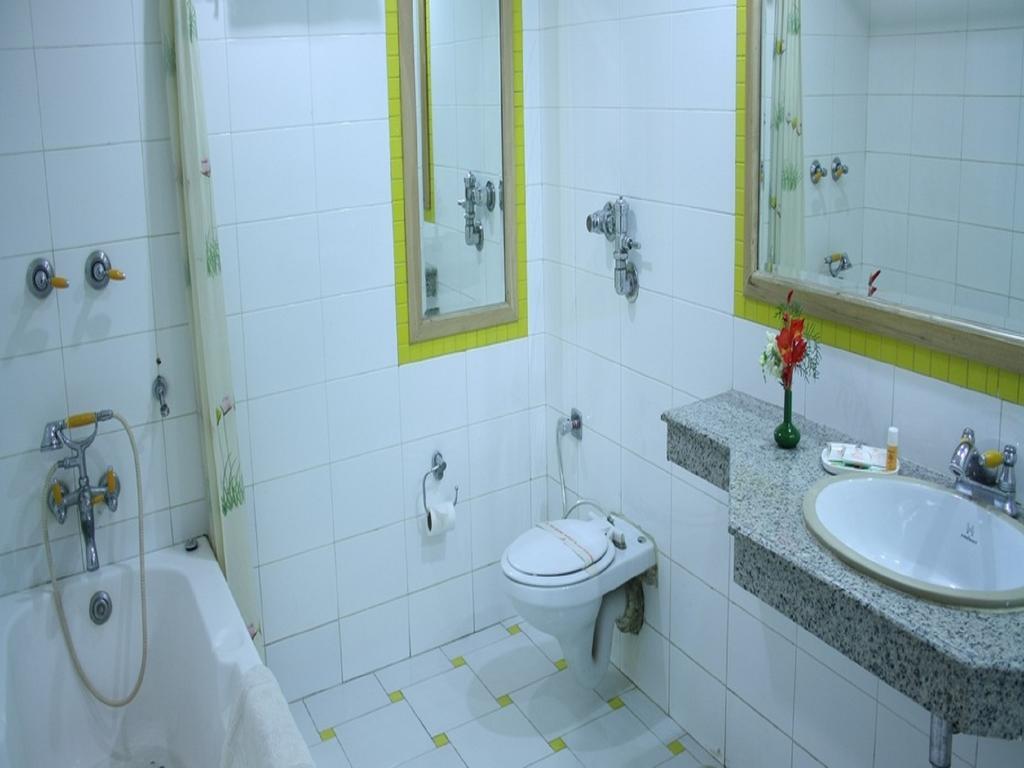 Hotel Shingar Regency à Manāli Extérieur photo