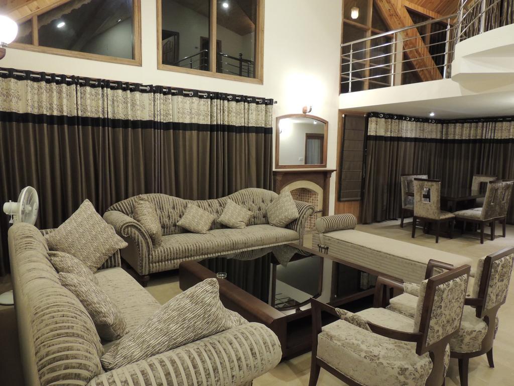 Hotel Shingar Regency à Manāli Extérieur photo